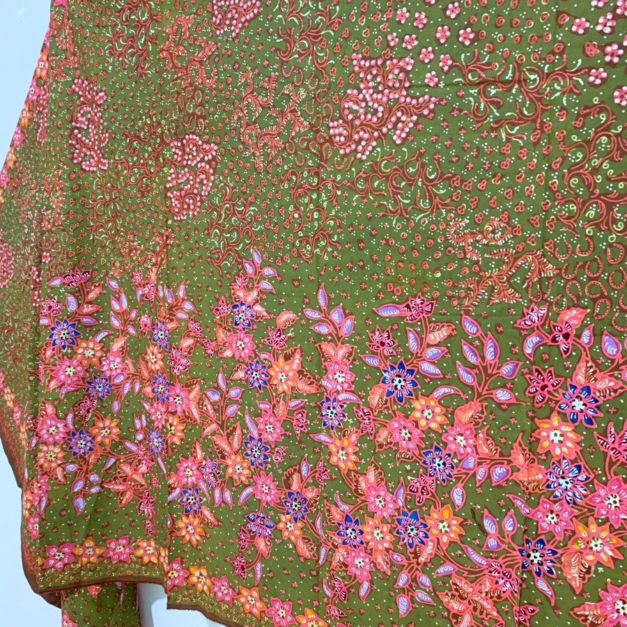 Authentique Batik manuscrit Lasem - Magnifique Buketan Cutikan en vert et rose