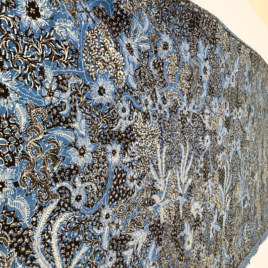 Batik manuscrit authentique Lasem - Détails fins spéciaux avec un beau petit motif