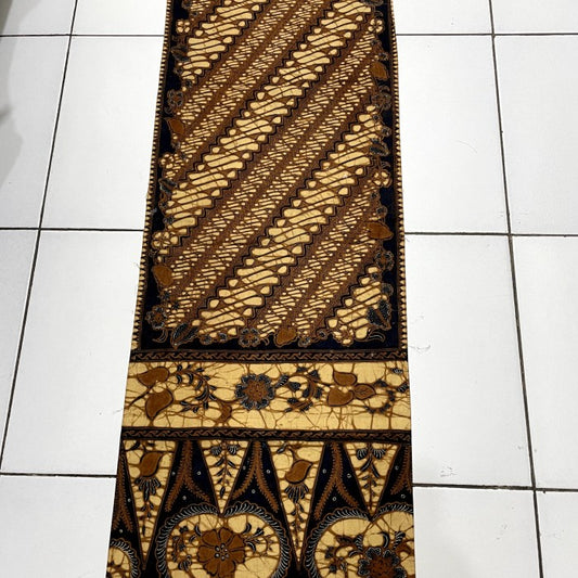 Selendang Batik (Batik Scarf)