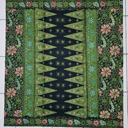 Batik Kuno Tulis Sarung Lasem motif burung circa1980