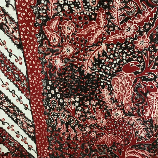 Sarong jumbo original en batik escrito a mano con lasem, con trazos finos, densos y lujosos de pequeñas líneas onduladas - Rojo