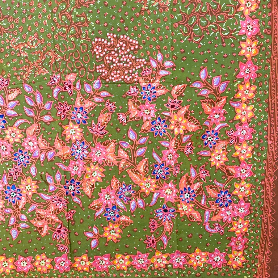 Authentique Batik manuscrit Lasem - Magnifique Buketan Cutikan en vert et rose