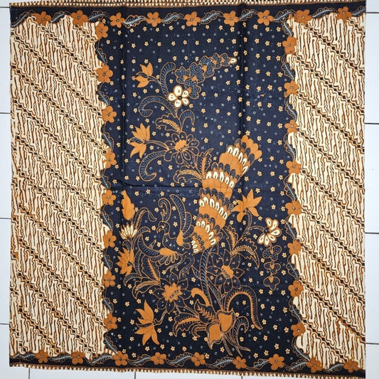 Batik Antik Tulis Sogan Solo Sarung motif latar parang circa1980